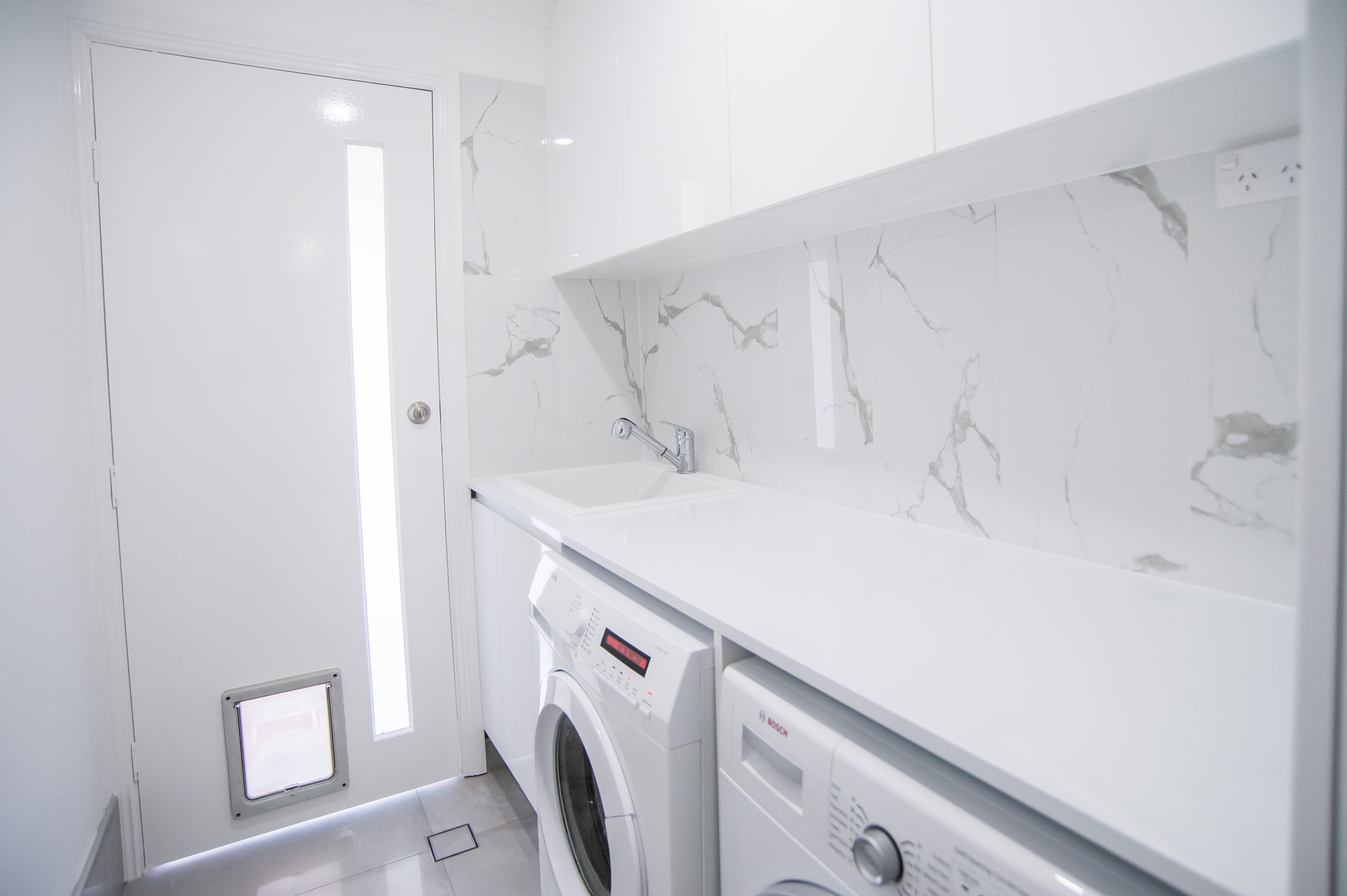 Quantum Quartz Laundry - Powney Supreme Kitchens